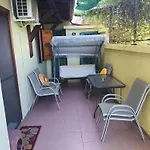 Lägenhet Vangel Backyard *