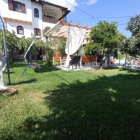 Vangel Backyard Apartament