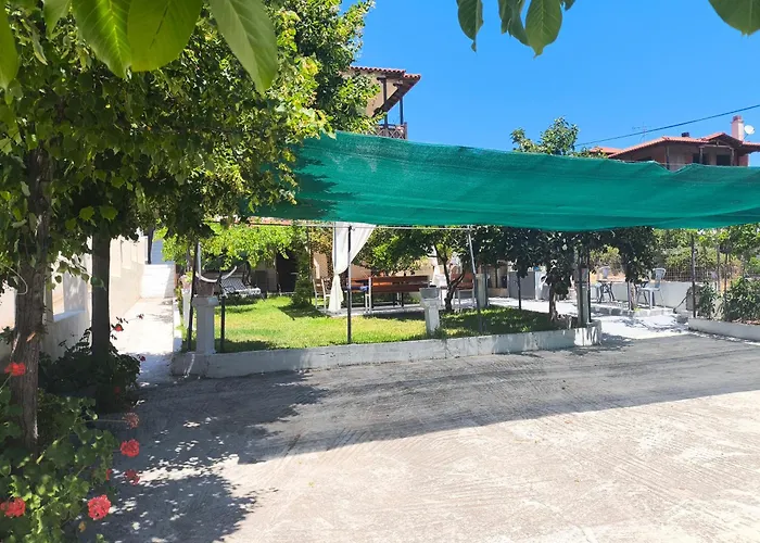 Vangel Backyard Apartament *